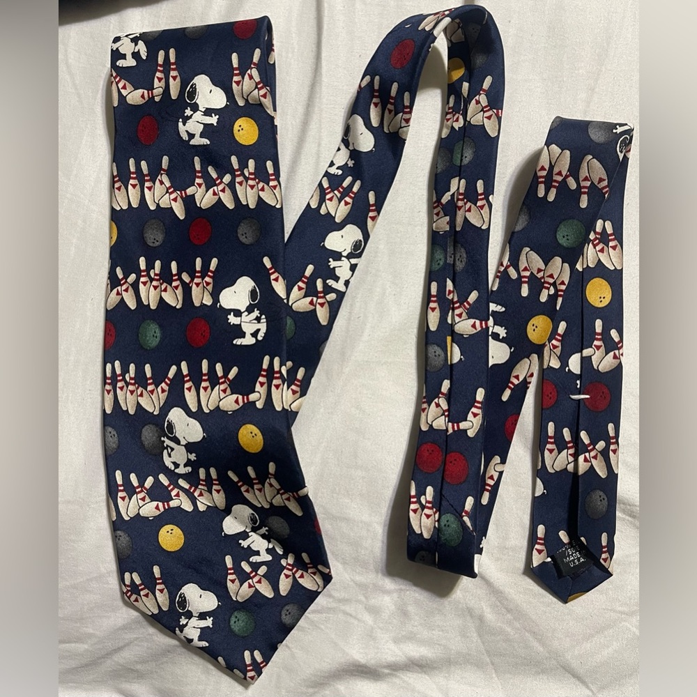 Snoopy Bowling Neck Tie Black 100%Silk Peanuts Cartoon Charlie Brown Made USA